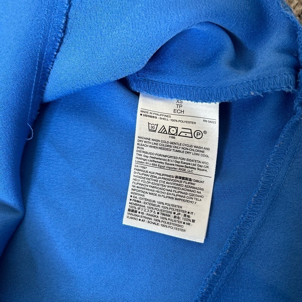 Banana Republic Blue Peplum Top with Keyhole back Size XS - Picture 5 of 5